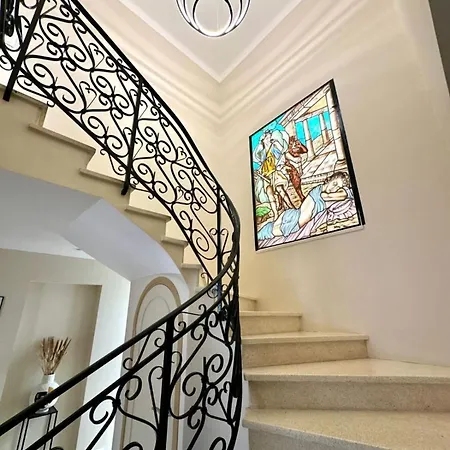Сasa de vacaciones Family House With Pool And Sea View Mandelieu