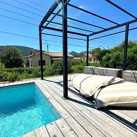 Сasa de vacaciones Family House With Pool And Sea View *