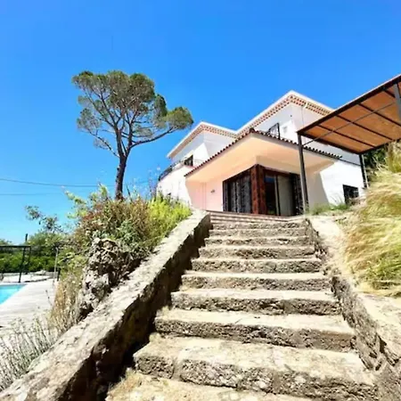 Сasa de vacaciones Family House With Pool And Sea View