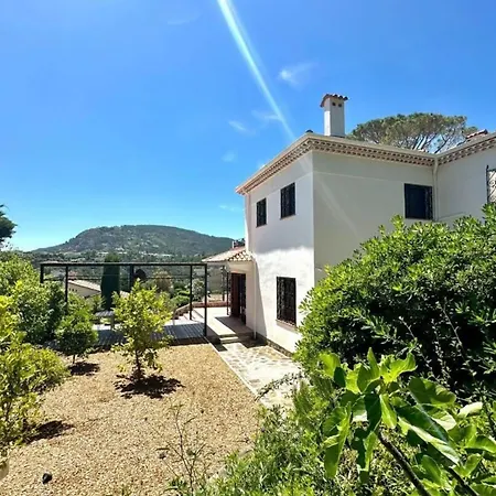 Family House With Pool And Sea View Сasa de vacaciones